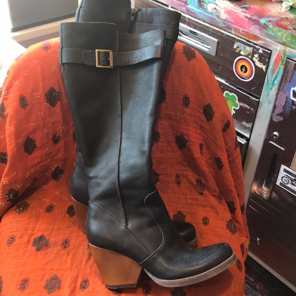 Knee High classic boots
